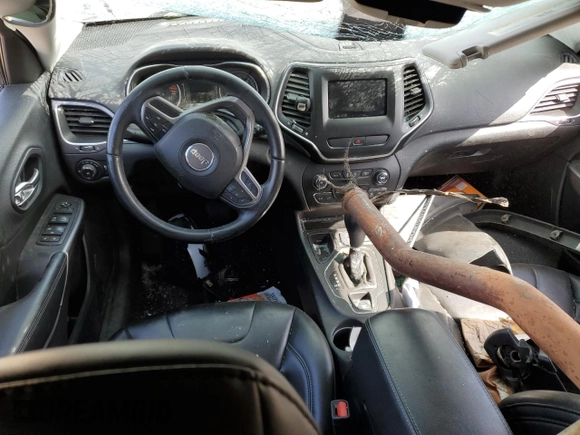 2019 Jeep Cherokee Latitude Plus with VIN 1C4PJLLB5KD204105, listed as a Copart auction lot 49886695 with 131,696 mi miles and Salvage Title. Bid and sale history available at carsss.com. Image 8.