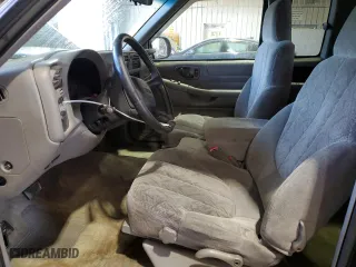 2002 GMC Sonoma SLS with VIN 1GTCS19W728165469, listed as a Copart auction lot 77183144 with 175,428 mi miles and Salvage Title. Bid and sale history available at carsss.com. Image 7.