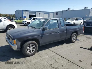 1997 Nissan Frontier XE z VIN 1N6SD16S3VC406983, wystawiony jako Copart lot #60074865 z przebiegiem 209 171 mil mil oraz Czysty tytuł • Clean title. Historia ofert i sprzedaży dostępna na DreamBid. Obrazek 1.