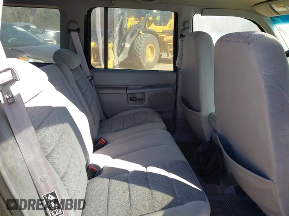 2000 Ford Explorer with VIN 1FMDU72XXYUB63358, listed as a IAAI auction lot 41771800 with 165,623 mi miles and . Bid and sale history available at DreamBid. Image 8.