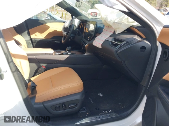 2024 Lexus RX 350h z VIN 2T2BBMCA3RC062053, wystawiony jako IAAI lot #41232401 z przebiegiem 763 mil mil oraz . Historia ofert i sprzedaży dostępna na DreamBid. Obrazek 5.