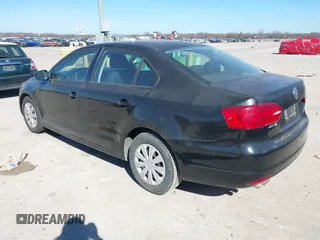 2011 Volkswagen Jetta Sedan S with VIN 3VW2K7AJ9BM069057, listed as a IAAI auction lot 41656285 with 208,001 mi miles. Bid and sale history available at carsss.com. Image 3.