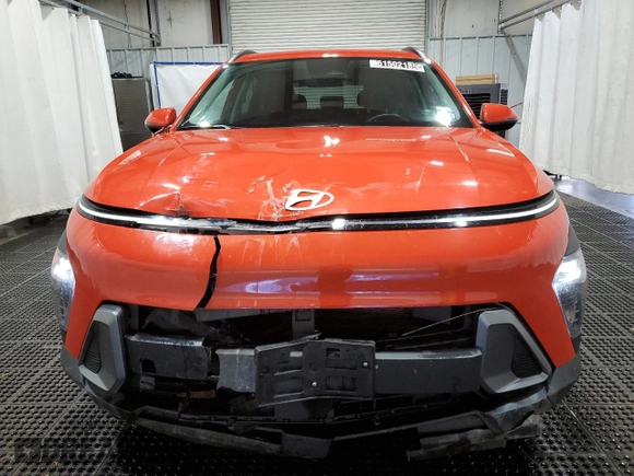 2024 Hyundai Kona SEL with VIN KM8HBCABXRU179860, listed as a Copart auction lot 61502185 with 19,376 mi miles and Clean title. Bid and sale history available at DreamBid. Image 5.