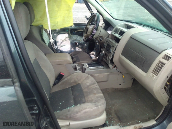 2008 Ford Escape XLT with VIN 1FMCU03148KC05614, listed as a IAAI auction lot 41742231 with 264,599 mi miles. Bid and sale history available at carsss.com. Image 5.