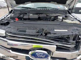 2019 Ford Super Duty F-250 SRW XL with VIN 1FT7W2B6XKEC60227, listed as a IAAI auction lot 41490887 with 137,006 mi miles. Bid and sale history available at carsss.com. Image 10.