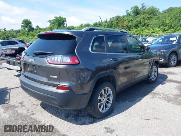 2019 Jeep Cherokee Latitude Plus z VIN 1C4PJLLB5KD184826, wystawiony jako IAAI lot #42321549 z przebiegiem 211 830 mil mil oraz . Historia ofert i sprzedaży dostępna na DreamBid. Obrazek 4.