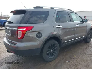 2013 Ford Explorer XLT z VIN 1FM5K8D88DGA92403, wystawiony jako IAAI lot #41946862 z przebiegiem 230 758 mil mil oraz . Historia ofert i sprzedaży dostępna na DreamBid. Obrazek 4.