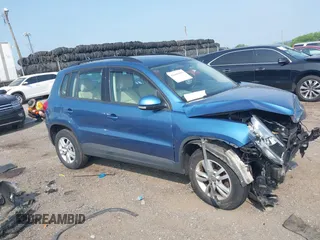 2017 Volkswagen Tiguan S z VIN WVGBV7AX3HW510135, wystawiony jako IAAI lot #42440696 z przebiegiem Nie podano mil oraz . Historia ofert i sprzedaży dostępna na DreamBid. Obrazek 1.