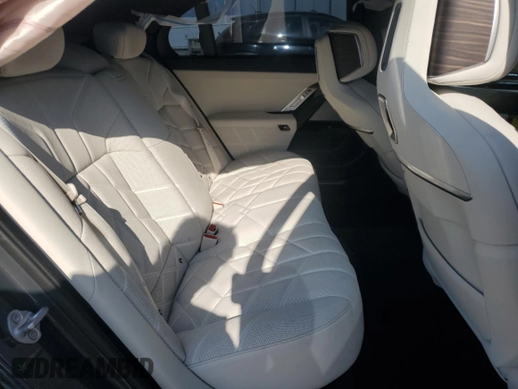 2023 BMW 7 Series 760i xDrive with VIN WBA33EJ09PCM54270, listed as a Copart auction lot 56201195 with 39,708 mi miles and Salvage title. Bid and sale history available at DreamBid. Image 10.