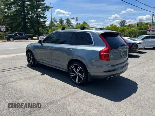 2019 Volvo XC90 R-Design z VIN YV4A22PM9K1440828, wystawiony jako Copart lot #58994785 z przebiegiem 153 481 mil mil oraz Czysty tytuł • Clean title. Historia ofert i sprzedaży dostępna na DreamBid. Obrazek 3.