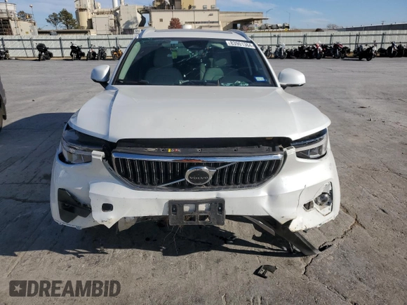 2023 Volvo XC40 Plus Bright Theme with VIN YV4L12UE0P2042286, listed as a Copart auction lot 83901364 with 42,235 mi miles and Clean Title. Bid and sale history available at carsss.com. Image 5.
