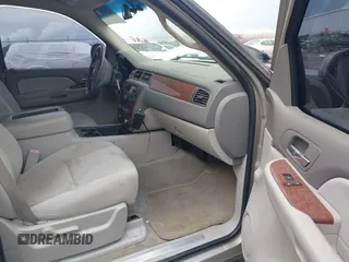 2007 Chevrolet Suburban LT with VIN 3GNGK26K07G303144, listed as a IAAI auction lot 42119779 with 181,852 mi miles and . Bid and sale history available at DreamBid. Image 5.