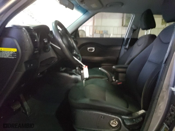 2015 Kia Soul with VIN KNDJN2A20F7200474, listed as a Copart auction lot 44529895 with 121,984 mi miles and Salvage Title. Bid and sale history available at carsss.com. Image 7.