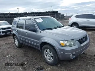 2007 Ford Escape Limited with VIN 1FMCU94147KB59008, listed as a IAAI auction lot 41751991 with 162,907 mi miles. Bid and sale history available at carsss.com. Image 1.