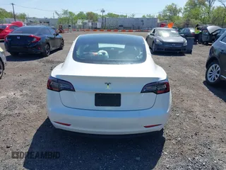 2023 Tesla Model 3 z VIN 5YJ3E1EA5PF553275, wystawiony jako IAAI lot #42132154 z przebiegiem Nie podano mil oraz . Historia ofert i sprzedaży dostępna na DreamBid. Obrazek 16.