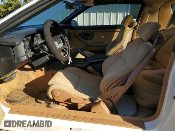 1988 Pontiac Firebird z VIN 1G2FW2183JL204840, wystawiony jako Copart lot #69142254 z przebiegiem 62 529 mil mil oraz Czysty tytuł • Clean title. Historia ofert i sprzedaży dostępna na DreamBid. Obrazek 7.
