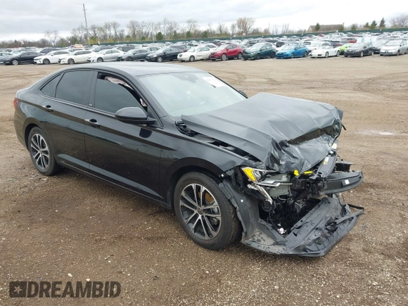 2024 Volkswagen Jetta Sport z VIN 3VWBM7BU8RM013253, wystawiony jako IAAI lot #42073239 z przebiegiem 20 345 mil mil oraz . Historia ofert i sprzedaży dostępna na DreamBid. Obrazek 1.