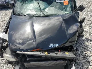 2020 Jeep Renegade Latitude with VIN ZACNJABB1LPL86981, listed as a Copart auction lot 60917195 with Not provided miles and Non repairable. Bid and sale history available at DreamBid. Image 12.