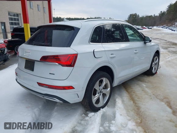 2021 Audi Q5 Prestige with VIN WA1CAAFY2M2096909, listed as a IAAI auction lot 40746125 with 10,025 mi miles. Bid and sale history available at carsss.com. Image 4.