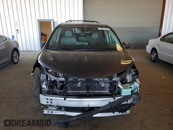 2022 Toyota Sienna XLE with VIN 5TDJRKEC2NS099174, listed as a Copart auction lot 46711375 with 60,870 mi miles and Salvage Title. Bid and sale history available at carsss.com. Image 5.