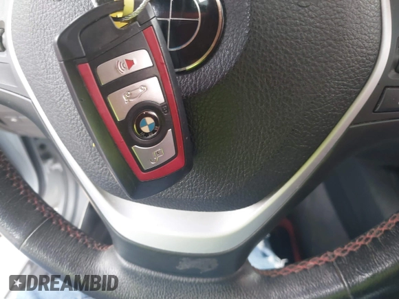 2013 BMW 3 Series 335i с VIN WBA3A9C50DF476559, выставлен на аукционе IAAI как лот 41723123 с пробегом 121 585 миль миль и . История ставок и продаж доступна на DreamBid. Изображение 11.
