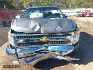 2012 Chevrolet Silverado 1500 LT with VIN 1GCRCSE06CZ277402, listed as a IAAI auction lot 40880052 with 140,769 mi miles. Bid and sale history available at carsss.com. Image 6.
