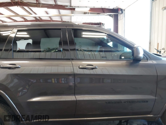 2020 Jeep Grand Cherokee Laredo z VIN 1C4RJFAG9LC325526, wystawiony jako IAAI lot #42609824 z przebiegiem 44 457 mil mil oraz . Historia ofert i sprzedaży dostępna na DreamBid. Obrazek 13.