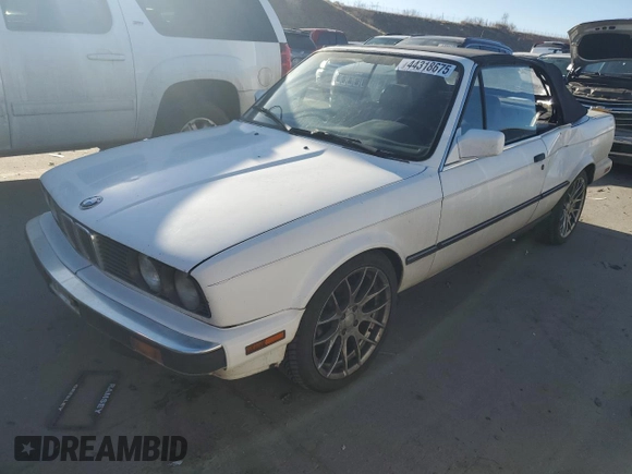 1989 BMW 3 Series z VIN WBABB1308K8275640, wystawiony jako Copart lot #44318675 z przebiegiem 182 867 mil mil oraz Czysty tytuł • Clean title. Historia ofert i sprzedaży dostępna na DreamBid. Obrazek 1.