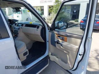 2016 Land Rover LR4 HSE z VIN SALAG2V66GA780737, wystawiony jako IAAI lot #41706661 z przebiegiem 98 555 mil mil oraz . Historia ofert i sprzedaży dostępna na DreamBid. Obrazek 21.