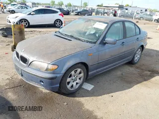 2004 BMW 3 Series 325i with VIN WBAAZ33434KP83350, listed as a IAAI auction lot 41993657 with 123,867 mi miles. Bid and sale history available at carsss.com. Image 2.