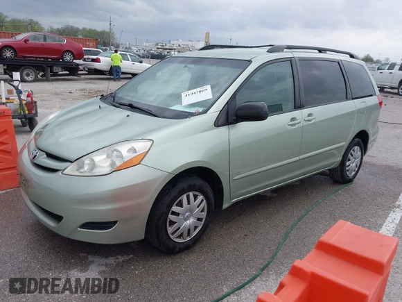 2007 Toyota Sienna CE with VIN 5TDZK23C27S063188, listed as a IAAI auction lot 41947069 with 186,542 mi miles. Bid and sale history available at carsss.com. Image 2.