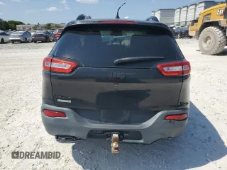 2016 Jeep Cherokee Latitude z VIN 1C4PJMCS4GW182129, wystawiony jako Copart lot #54051535 z przebiegiem 130 252 mil mil oraz Szkoda całkowita • Salvage title. Historia ofert i sprzedaży dostępna na DreamBid. Obrazek 6.