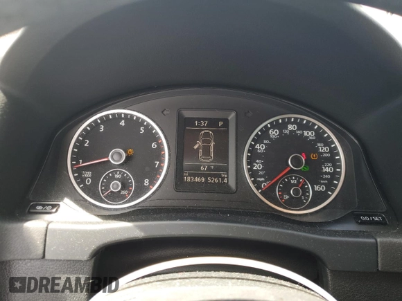 2017 Volkswagen Tiguan S with VIN WVGBV7AX0HK024471, listed as a Copart auction lot 54360875 with 183,469 mi miles and Clean Title. Bid and sale history available at DreamBid. Image 9.