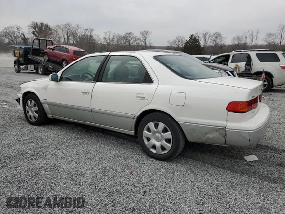 2001 Toyota Camry CE z VIN JT2BG22K210600687, wystawiony jako Copart lot #48807225 z przebiegiem 307 479 mil mil oraz Szkoda całkowita • Salvage title. Historia ofert i sprzedaży dostępna na DreamBid. Obrazek 2.