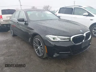 2022 BMW 5 Series 530e с VIN WBA13AG01NCJ72192, выставлен на аукционе IAAI как лот 41809247 с пробегом 27 923 миль миль и . История ставок и продаж доступна на DreamBid. Изображение 1.