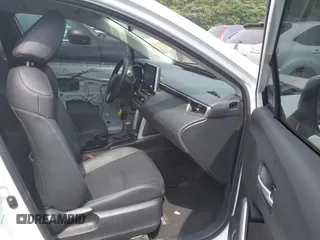 2022 Toyota Corolla Cross XLE with VIN 7MUDAABG0NV027076, listed as a IAAI auction lot 42563337 with 46,375 mi miles and . Bid and sale history available at DreamBid. Image 5.