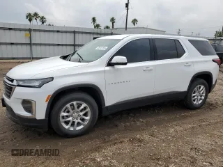 2023 Chevrolet Traverse LS z VIN 1GNERFKWXPJ241270, wystawiony jako Copart lot #53913155 z przebiegiem Nie podano mil oraz Szkoda całkowita • Salvage title. Historia ofert i sprzedaży dostępna na DreamBid. Obrazek 1.