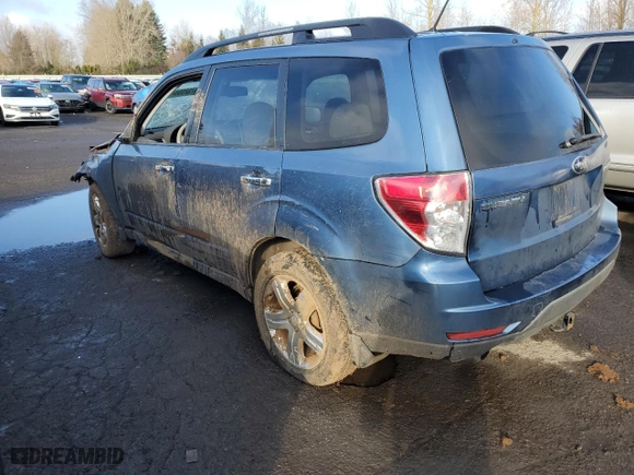 2009 Subaru Forester (Natl) X w/Premium Pkg with VIN JF2SH63659H732077, listed as a Copart auction lot 44752055 with 117,592 mi miles and Salvage Title. Bid and sale history available at carsss.com. Image 2.