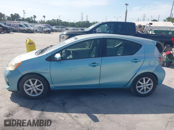 2013 Toyota Prius One z VIN JTDKDTB38D1039697, wystawiony jako IAAI lot #42378154 z przebiegiem 177 044 mil mil oraz . Historia ofert i sprzedaży dostępna na DreamBid. Obrazek 14.