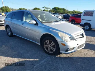 2009 Mercedes-Benz R-Class 3.5L with VIN 4JGCB65E79A091818, listed as a IAAI auction lot 40974146 with 131,515 mi miles. Bid and sale history available at carsss.com. Image 1.