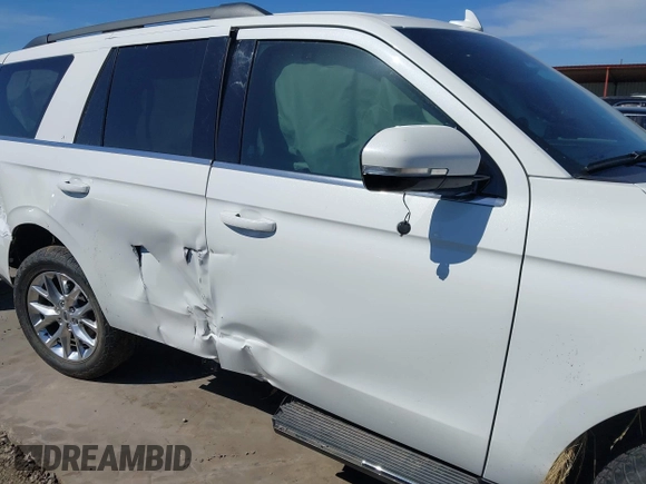 2021 Ford Expedition XLT z VIN 1FMJU1HT6MEA89025, wystawiony jako IAAI lot #42232063 z przebiegiem 46 854 mil mil oraz . Historia ofert i sprzedaży dostępna na DreamBid. Obrazek 13.