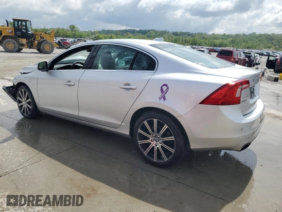 2017 Volvo S60 Inscription Platinum z VIN LYV402HMXHB129950, wystawiony jako Copart lot #54382365 z przebiegiem 92 868 mil mil oraz Szkoda całkowita • Salvage title. Historia ofert i sprzedaży dostępna na DreamBid. Obrazek 2.