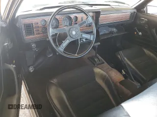 1983 Ford Mustang z VIN 1FABP26A1DF176922, wystawiony jako Copart lot #46378435 z przebiegiem 63 106 mil mil oraz Czysty tytuł • Clean title. Historia ofert i sprzedaży dostępna na DreamBid. Obrazek 8.
