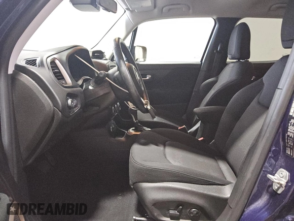 2017 Jeep Renegade Latitude with VIN ZACCJBBB3HPF43904, listed as a Copart auction lot 45128565 with 30,325 mi miles and Clean Title. Bid and sale history available at carsss.com. Image 7.
