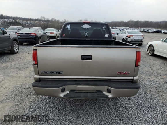 1998 GMC Sonoma SLS with VIN 1GTCT19XXW8508898, listed as a Copart auction lot 87130834 with 206,151 mi miles and Clean Title. Bid and sale history available at carsss.com. Image 6.