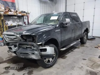 2004 Ford F-150 XLT with VIN 1FTPW14584KB43877, listed as a IAAI auction lot 41092424 with 237,990 mi miles. Bid and sale history available at carsss.com. Image 18.