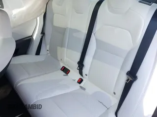 2025 Tesla Model 3 Long Range z VIN 5YJ3E1EB6SF874419, wystawiony jako IAAI lot #42422443 z przebiegiem 11 681 mil mil oraz . Historia ofert i sprzedaży dostępna na DreamBid. Obrazek 8.