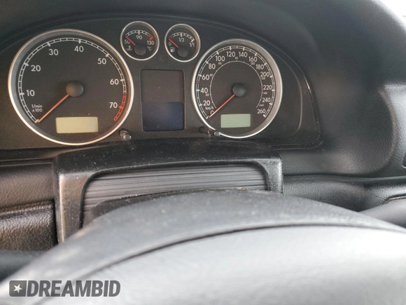 2003 Volkswagen Passat z VIN WVWPH23B03P338896, wystawiony jako Copart lot #74698014 z przebiegiem Nie podano mil oraz Nie do naprawy • Non repairable. Historia ofert i sprzedaży dostępna na DreamBid. Obrazek 9.