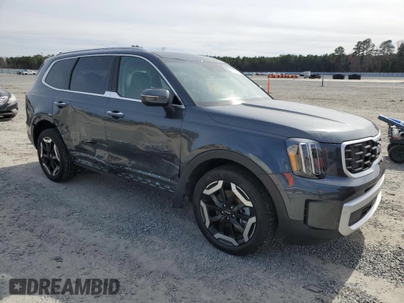 2024 Kia Telluride S with VIN 5XYP64GC2RG551607, listed as a Copart auction lot 45722785 with 6,822 mi miles and Salvage Title. Bid and sale history available at carsss.com. Image 4.