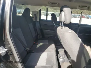 2015 Jeep Patriot Altitude z VIN 1C4NJRBB9FD347740, wystawiony jako Copart lot #48906625 z przebiegiem 105 310 mil mil oraz Szkoda całkowita • Salvage title. Historia ofert i sprzedaży dostępna na DreamBid. Obrazek 10.